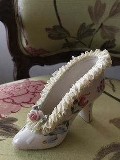 A GORGEOUS HAND-PAINTED  VINTAGE GERMAN PORCELAIN SHOE, with wonderful ceramic lace-work detail. Length 12cm. Excellent condition. Book Decor, Marie Antoinette, Porcelain Ceramics, Shoe Laces, Doll Clothes, Decorative Items, Seasonal Decor, Bathing Beauties, Porcelain