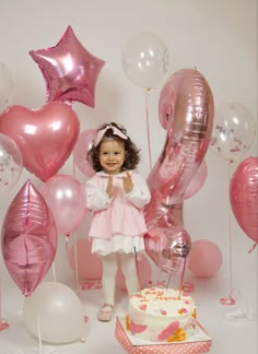 Uçan balon, yaş günü, konsept 2nd Birthday Photoshoot Ideas, 2nd Birthday Photoshoot, Fruit Birthday Party, Birthday Morning, Fruit Birthday, 2nd Birthday Party Themes, Baby Birthday Cakes, Birthday Planning