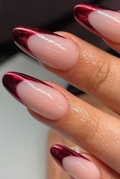 Chrome french nails Red Wedding Nails, Winter Nail Trends, Red Tip Nails, Red Chrome Nails, Velvet Nails, Chrome Nails Designs, Red Nail Designs, Metallic Nails, Winter Nail