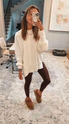 Uggs Slipper Shoes, Ugg Tasman Slippers Fit, Outfit Inspo Ugg Slippers, Fall Outfits Flat Shoes, Winter Working From Home Outfits, Birkenstock Outfits Women Fall, Fall Outfits Lounge, Simple Fall Outfits Casual Comfy, Vanilla Fall Outfits