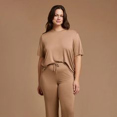 Feel nuud in our cooling pajama top and pant set. Curated with your comfort in mind, this breathable set will move with you throughout the night and on your DND (Do Not Disturb) days. Free Shows, Top And Pants Set, Boxy Tee, Womens Pyjama Sets, Black Set, Pajama Shirt, Pajama Top, Pant Set, Pajamas Women