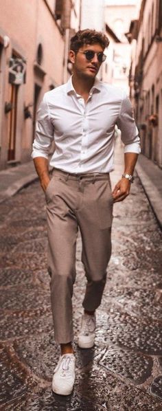 Outfits Quotes, Khaki Pants Outfit, Mens Business Casual, Classy Suits, Outfit Chic, Hipster Man