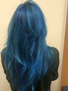 Electric Blue Hair Ombre, Blue Purple And Teal Hair, Blue Dimensional Hair, Ultramarine Blue Hair, Grunge Hair Dye Ideas Blue, Cerulean Blue Hair, Mid Length Blue Hair, Light Blue And Dark Blue Hair, Light And Dark Blue Hair