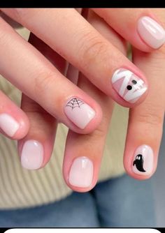 Halloween Nail Designs Natural Nails Short, Cute Short Holloween Nails, Gel Polish Nail Designs On Natural Nails Halloween, Halloween Easy Nails Short, Milky White Nails Halloween, Easy Witch Nails, White Mummy Nails, Halloween Easy Nail Art