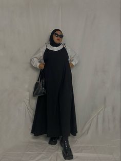 Ootd Plus Size Hijab, Black And White Outfits Hijab, Outfit Gemuk, Big Size Fashion Outfits Hijab, Ootd Hijab Casual Big Size, Ootd Gemuk, Dress Natal, Overall Hijab, Black Outfit Hijab