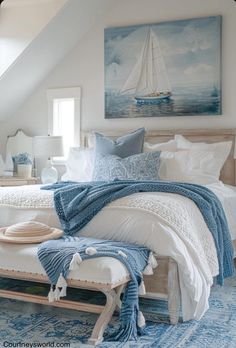 2 Person Bedroom Ideas, Beachy Bedroom Ideas Coastal Style, Coastal Master Bed, Costal Bedroom Idea, Coastal Guest Bedroom Ideas, Nautical Bedroom Ideas, Coastal Chic Bedroom, Coastal Style Interior, Beachy Boho Bedroom