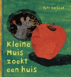 a book cover with an apple and a mouse in the middle, on a green background