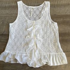 Closeout! Send Offers! Condition: Excellent Material: 100% Premium Vintage Style Designer Fashion High Quality Premium Goods White Casual Lace Top With Ruffles, Lace Tops With Ruffles For Vacation, Casual Lace Tops With Ruffles, Casual Lace Top With Ruffles, Layered Tank Top, Silky Top, Dressy Tank Tops, Tank Top White, Burgundy Lace