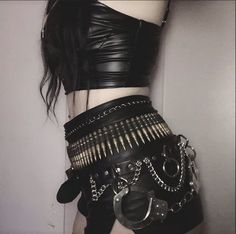 Metalhead Girl Outfits, Metal Head Outfits, Metal Outfit, Alt Clothes, Goth Fashion Punk, Goth Look, Glam Metal