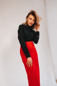 Fabric: high quality suiting fabric Available sizes: XS, S, M, L Color: Mocco, Green, Black, Red High Waist Pencil Skirt, Suiting Fabric, High Waisted Pencil Skirt, Red S, Red High, Black Red, High Waisted Skirt, Pencil Skirt, High Waist