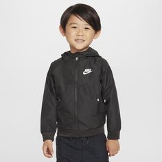 The Nike Sportswear Windrunner Jacket is made with smooth, durable fabric that has the classic 26° chevron design. Zippered side pockets give little ones a place to put their hands. Nike Looks, Windrunner Jacket, Tracksuit Jacket, Chevron Design, Nike Kids, Nike Sportswear, Nike Free, Jacket Outfits, Toddler Boys