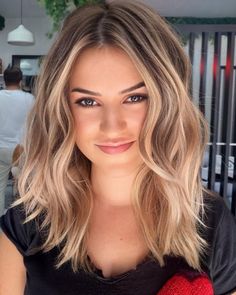 Mid Haircuts, Angled Hair, Womens Haircuts Medium, Wavy Haircuts, Brown Blonde Hair