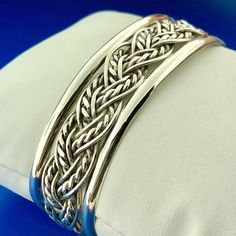 * Vintage Taxco Mexico 925 Sterling Silver Open Basket Weave Wide Cuff Bracelet * Inner Cuff Measures: 6.0" * Gap Measures: 1-3/8" * Width: 3/4" * Weight: 35.1 G * Marked: Mexico*Th-107*925 * Condition: Great * S993 Tiaras Jewellery, Wire Bracelets, Wide Cuff Bracelets, Wide Cuff, Wire Bracelet, Tiaras And Crowns, Basket Weave, Wire Art, Vintage Accessories