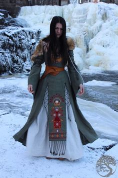 Slavic Motifs, Viking Wedding Dress, Celtic Wedding Dress, Mode Harajuku, Celtic Dress, Pagan Clothing, Elven Dress, Viking Wedding, Etsy Wedding Dress