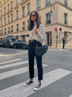 Breakfast Outfit, High Tops Outfit, High Top Converse Outfits, Look Jean, Mum Fashion, Elegante Casual, Paris Outfits, Cardigan Outfits