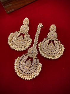 Medium to over size chandbali and matching Tikka. Earring is about 5 inch long and 3 inch wide. brass made and crystal beads.. Polki Chandbali, Polki Necklace, Lavender Pink, Kundan Earrings, Over Size, Head Accessories, Stunning Earrings, Anklet Jewelry, Body Jewellery