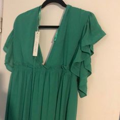 New With Tags Green She And Sky Dress Size Medium Gorgeous Green Color Very Flowy Green Maxi Dress With Short Sleeves For Date Night, Green Short Sleeve Maxi Dress For Date Night, Sky Dress, Sky Green, Sky Dresses, Dresses Green, Button Dress, Green Color, Green Dress