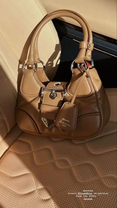 Bags For Ladies, Handbag Essentials, Womens Handbags, Handbags Fashion, Luxury Purses