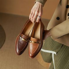 These loafers are designed in a timeless, minimal silhouette, so you'll be sure to wear them often. Made from soft leather, soft bottom that ensure all-day comfort. Wear yours with tailoring and denim alike. Color: Coffee/BrownMaterial: CowhideLining: Genuine LeatherInsole: CowhideSole: RubberHeels: 4.5Cm/1.77"Weight: 0.22kg Each Shoes Production Time: About 5-7 days (Any exceptional case will email you, Please pay attention to your email left) Shipping Time: Free Shipping To most locations, del Loafers Outfit, Leather Loafers Women, Block Heel Loafers, Brown Loafers, Color Coffee, Coffee Brown, Comfort Wear, Heeled Loafers, Ballerinas