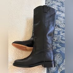 J Crew Knee-High Leather Riding Boots Item: Ba768 Color: Black Size: 9h Medium Qty: 1 Retail $243.60 Previously Worn 2 Times - Excellent Condition As Shown Sold From Smoke Free Home (Also Listed Separately In Brown) Leather Riding Boots, Riding Boots, Knee High, J Crew, Women Shoes, Boots, Leather, Women Shopping, Black