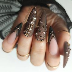 Shine bright this New Year’s Eve with nails that dazzle! From gold accents to glittery tips, these designs are perfect for the countdown. #NYENailInspo #GlamManicure Goddess Nails Designs Gold, Glam Black Nails, Mood Nails, Cowboy Nails, Quinceanera Nails, Black Nails With Glitter, Almond Acrylic, Acrylic Press On Nails