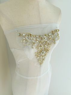 rhinestone Applique, rhinestone collar applique, crystal applique for wedding dress altering ITEM NO. ZP081L ❤100% handmade, satin rolled roses, suit for bouquet, flower girl basket, wedding deocors ❤   ＭＥＡＳＵＲＥＭＥＮＴ widest points:  highest points:   ＱＵＡＮＴＩＴＹ This listing is for 1 piece ＦＥＡＴＵＲＥＳ * Designed by famous master specially for bridal accessories.  * HANDMADE workmanship! * Vivid 3D design, romantic and elegant. * Soft and comfortable handfeel. * Ideal for Dress, headbware, female underwa Glamorous Embellished Rhinestone Necklace For Wedding, 100 Roses, Rhinestone Collar, Bouquet Flower, Rhinestone Appliques, Flower Girl Basket, Gold Rhinestone, Dance Costume, V Neckline