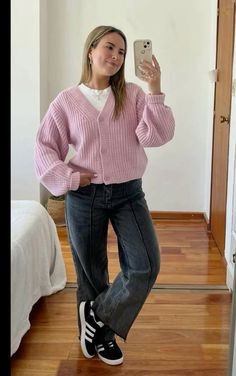 Simple Work Outfits, Girly Style Outfits, Outfit Retro, Winter Fits, Basic Outfits, Classy Women, Colourful Outfits