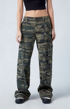 Go for bold this season with PacSun's Camouflage Lightweight Low Rise Baggy Pants. These pants boast a perfect blend of style and comfort, featuring a trendy low-rise fit, a relaxed baggy fit, and a camouflage pattern for an edgy vibe. Step out with confidence and flair in these lightweight, fashion-forward pants that get finished with slanted cargo side pockets and a back elastic waistband for added comfort. Low Rise Baggy Pants, 2000s Grunge, Baggy Pants, Baggy Pant, Baggy Fits, Pacsun, Low Rise, Camouflage, Fashion Forward