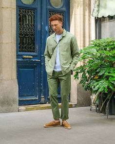 A timeless basic for these green crocodile chinos. two italian pockets faithful to the chino spirit. a slightly loose cut and an impeccable fit since you will have chosen the length that suits you from 62 combinations of sizes and lengths.    - 275gr twill sourced in portugal on dormant stock  - a touch of stretch for comfort: 98% cotton / 2% elastane  - slightly loose fit on the hips and thighs  - patch pockets on the back with small cork label symbol of our commitments  - button fly closure in Green Crocodile, Timeless Basics, Black Crane, Blue Flats, Designer Clothes For Men, Engineered Garments, Mens Trousers, Suits You, Wide Leg Pants