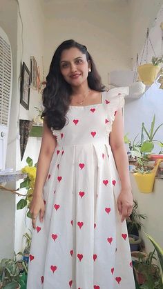 Best Frock Design For Women, Casual Frock Designs For Women, Cotton Frock Stitching Ideas For Women, White Frock Designs For Women, New Model Skirt And Top, Kurthis Models For Stitching Cotton, Frock Design Women, Frock Neck Designs For Girl, Butterfly Hands For Long Frocks