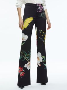 Ronnie High Rise Trouser In Essential Floral | Alice And Olivia Crepe Pants, Chic Pants, Alice And Olivia, Stylish Clothes For Women, Chunky Sweater, Crepe Fabric, High Waisted Trousers, Alice Olivia, Name It