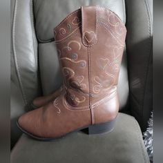 American Eagle Women's/Youth Sz 4 Beige Embroidered Colorful Pink Blue Hearts Western Rodeo Cowgirl Pull On Boots Size 4 Skid Resistant Like Brand New No Notable Flaws Youth Cowgirl Boots, Embroidered Hearts, Rodeo Cowgirl, Tan Booties, Womens Riding Boots, Blue Hearts, Western Rodeo, Faux Leather Boots, Tan Boots