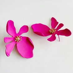 Green Flower Earrings, Fuchsia Flower, Heavy Earrings, Pink Paint, Flower Stud, Big Flowers, Styles Inspiration, Flower Earrings Studs, Pink Earrings