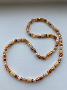 Beaded Jewelry Necklaces, Estilo Hippie, Beaded Necklace Diy, Diy Bracelet Designs, Handmade Jewelry Tutorials, Beads Bracelet Design, Jewelry Accessories Ideas, Homemade Jewelry