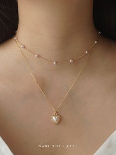 Trendy Gold Charm Necklace With Pearl Pendant, Trendy Pearl Necklace With Delicate Chain, Trendy Gold Necklace With Pearl Charm, Trendy Gold Necklace With Pearl Drop, Gold Layered Necklace With Pearl Drop For Gift, Trendy Gold Pearl Necklace With Beaded Chain, Trendy Gold Pearl Charm Necklaces, Delicate Gold Chain Necklace With Pearl Pendant, Trendy Gold Pearl Necklaces