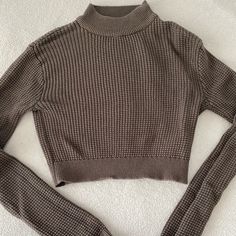 Never Worn Missing Tags Comfortable Fit Brown Crew Neck Crop Top For Fall, Winter Fitted Waffle Knit Tops, Fitted Waffle Knit Tops For Winter, Winter Casual Ribbed Crop Top, Casual Ribbed Crop Top For Winter, Ribbed Brown Crop Top For Fall, Fall Ribbed Brown Crop Top, Casual Brown Crop Top For Fall, Trendy Fitted Brown Cropped Sweater