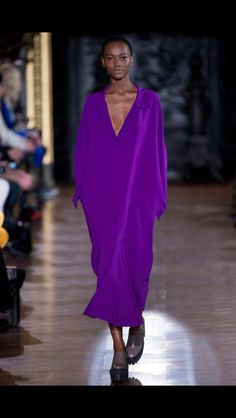 STELLA MCCARTNEY  fall 2013 ready to wear Vestidos Maxi, Electric Purple, Elegante Casual, Purple Fashion, Mode Inspiration, Fashion Summer, Purple Dress