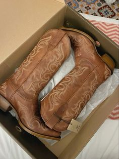 Tan Hat Outfit Summer, Small Cowgirl Boots Outfit, Pretty Cowboy Boots, Real Cowgirl Boots, Pretty Cowgirl Boots, Woman’s Boots, Coastal Cowgirl Boots, Southern Woman Aesthetic, Women’s Cowgirl Boots