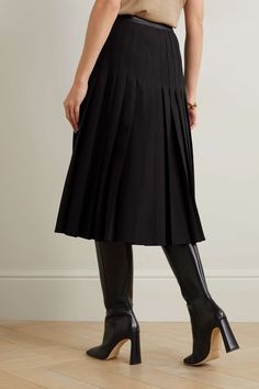 Georgette Skirt, Midi Wrap Skirt, Ralph Lauren Skirts, Leather Pleated Skirt, Country Fashion Women, Cotton Midi Skirt, Latest Skirts, Country Fashion, Woman Weaving