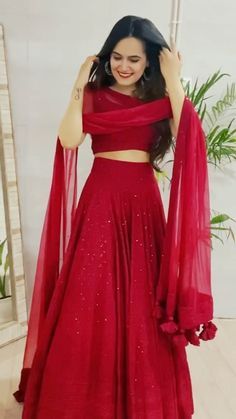 Dress To Party Night, Wedding Outfits Women, Wedding Outfit Ideas For Women, Party Wear Indian Dresses Designer, Wedding Outfit For Women, Trendy Style Outfits, Stylish Dresses For Wedding, Baby Frock Design, Wedding Outfit Ideas