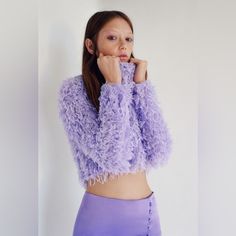 Zara Purple Feather Effect Sweatshirt Top Size L Trendy Lavender Tops For Winter, Trendy Lavender Winter Tops, Zara Purple Top For Fall, Zara Purple Top For Spring, Zara Lavender Tops For Spring, Zara Lavender Spring Tops, Zara Purple Spring Top, Spring Purple Zara Tops, Zara Lavender Casual Tops