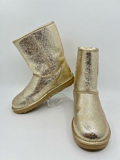 I just added a new item to eBay, UGG NWOB Classic Short Gold Metallic Boot WMN SZ 8 Bootie Winter Snow Athleisure! #eBay #eBaySeller Metallic Boots, Winter Snow, Boot Shoes Women, New Shoes, Leather Heels, Bootie, Athleisure, Wool Blend, Gold Metal