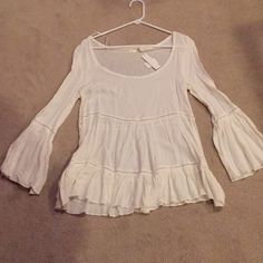 Very Cute Boho Top With Bell Sleeves. New With Tags, Size Small. Neutral Beach Tops For Spring, Neutral Tops For Beach And Spring Season, Casual Neutral Blouse For Brunch, Neutral Cotton Top For Brunch, Neutral Long Sleeve Tops For Vacation, Long Sleeve Neutral Tops For Vacation, Flowy Cream Casual Tops, Casual Cream Flowy Tops, Neutral Fitted Casual Blouse