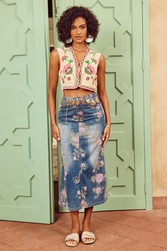 Model Measurements: Bust 93cm /32", Waist 71cm /28", Hips 102cm /40".Model Height 178/ 5ft 10, Wears Size M.A-line, High Waist, Floral Pattern, and Belt are not included.Fabric: Denim.Flattering Fit.Slightly Stretch.Color may vary due to lighting on images.Item runs true to the size chart. Please refer to our size chart for the best fit. Fitted Denim Blue Skirt For Spring, Blue Straight Leg Skirt For Spring, Spring High-waist Medium Wash Pencil Skirt, Spring Denim Pencil Skirt, Spring Denim Blue Pencil Skirt, Spring Medium Wash Denim Pencil Skirt, Fitted Denim Floral Print Bottoms, Fitted Denim Pencil Skirt For Summer, Fitted Denim Blue Floral Print Bottoms