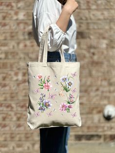 Floral Tote Bag, Flower Tote Bag, Casual Tote Bag, Cute Tote, Nature Lover, Women Shoulder Shirt, Gift For Women, Tote Bag Aesthetic 🎉 Welcome to Our Eco-Chic Boutique! 🎉 💐 We're Absolutely Delighted to Have You! 💐 Diving into our boutique feels like uncovering a secret garden of treasures, all thoughtfully selected with you in mind. Our mission is to fill your world with joy and satisfaction, handpicking each piece to ensure your shopping journey with us is nothing short of wonderful. 🌿 A Rectangular Spring Gift Bags, Flower Shaped Shoulder Bag For Spring Gift, Flower-shaped Shoulder Bag For Spring Gift, Eco-friendly Flower Shaped Bags For Spring, Eco-friendly Flower-shaped Bags For Spring, Spring Tote Shoulder Bag As Gift, Spring Tote Shoulder Bag For Gift, Eco-friendly Shoulder Bag For Spring Gift, Eco-friendly Shoulder Bag Gift For Spring