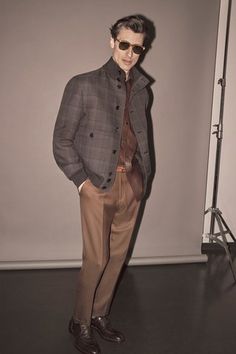 Brioni Fall 2019 Menswear collection, runway looks, beauty, models, and reviews. Brioni Men, Smart Casual Style, Vogue Russia, Mens Winter Fashion, Mens Fall, Menswear Collection