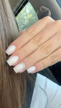 Milky white nails inspo Daily Nails Simple, Small Nails White, Simple Milky Nails, Cute Nails Milky White, White Nails Milky, Cloudy White Nails With Designs, Nails Inspo Square Medium, Simple Milky White Nails, Short Milky White Nails With Rhinestones