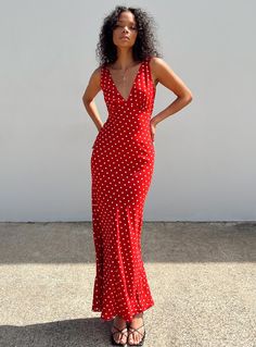 Princess Polly V-Neck  Nellie Maxi Dress Red Polka Dot Stylish Maxi Dress, Fishtail Maxi Dress, Long Fitted Dresses, Brunch Dress, Dot Print Dress, Fishtail Dress, Cooler Look, Maxi Dress Online, Sleeves Clothing