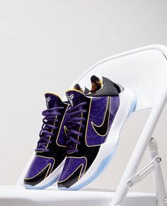 Nba Clothes, Kobe Sneakers, Nba Shoes, Basketball Jersey Outfit, Kobe 5, Nike World, Ball Shoes, Kobe Shoes