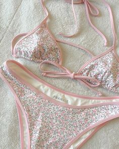 🩰🎀 Swimsuit Inspo, Swimsuit Pink, Light Aesthetic, Instagram Beach, Cute Bathing Suits, Frankies Bikinis, Sunny Beach, Summer Bikinis, Cute Swimsuits